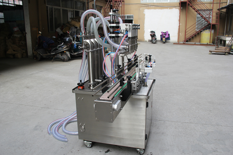 4 heads automatic liquid filling machine